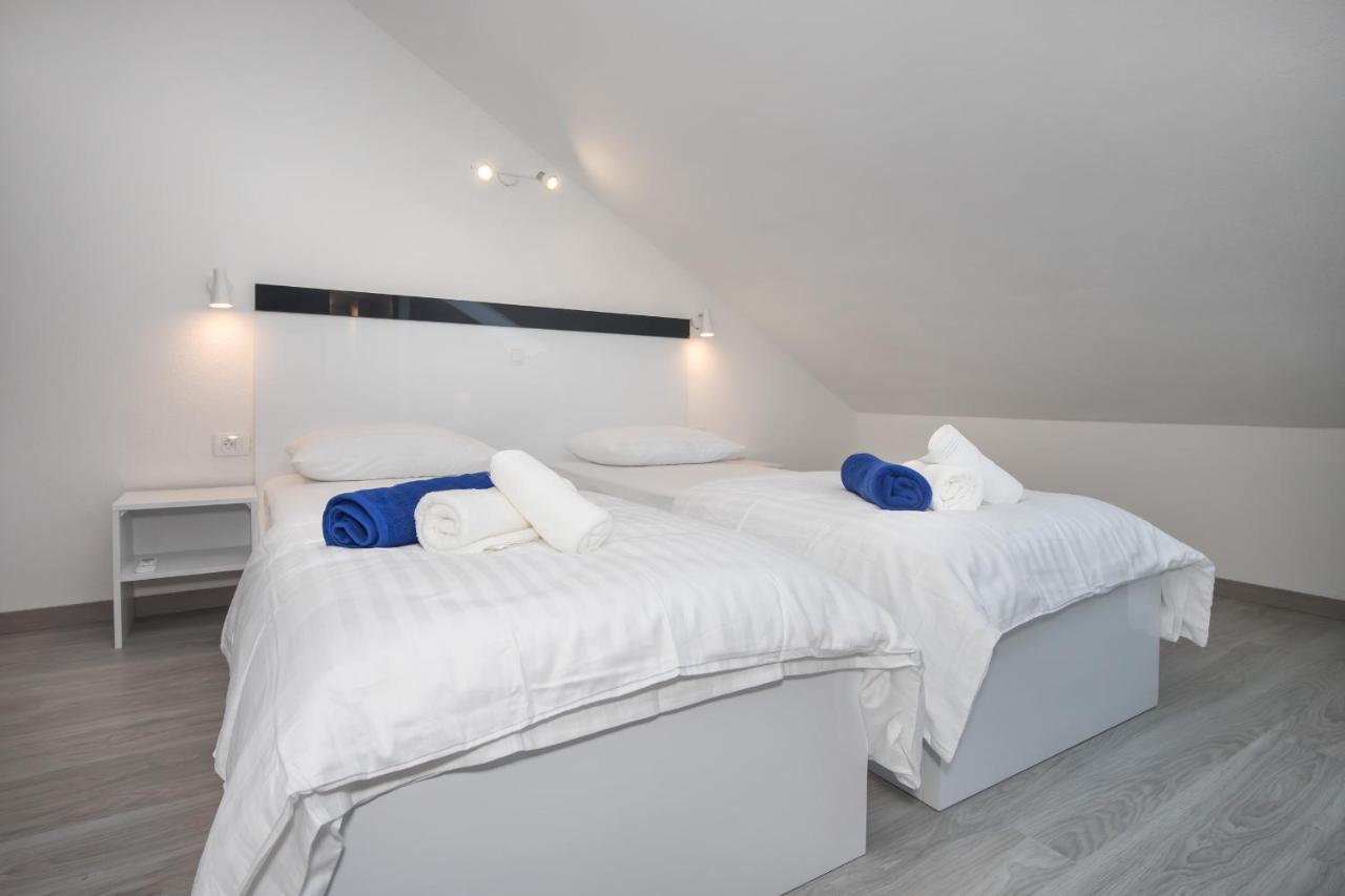 Apartments Blueview Postira Ngoại thất bức ảnh